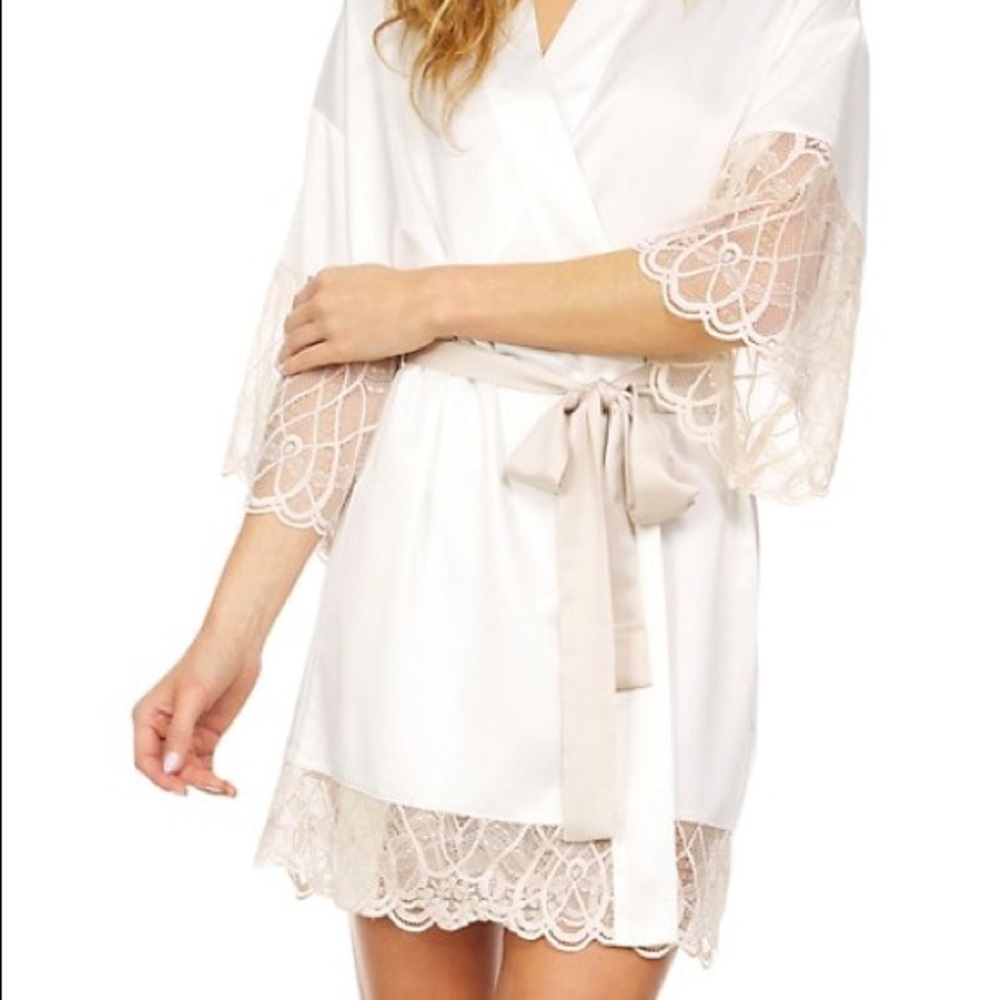 Flora Nikrooz Gabby Lace-Trim Robe